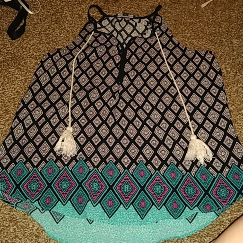 Cute summer tank! Work or play.